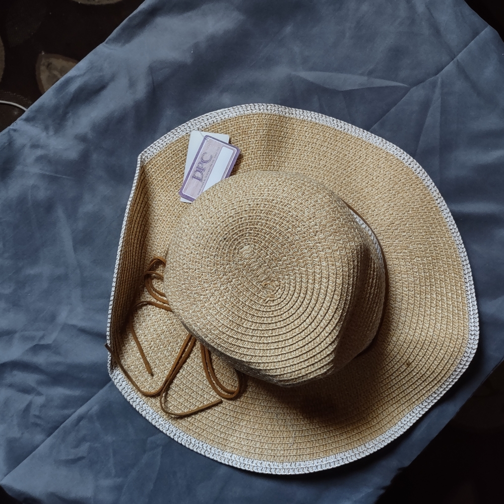 DPC Tan And White 100% Straw Hat/One Size - Picture 3 of 7